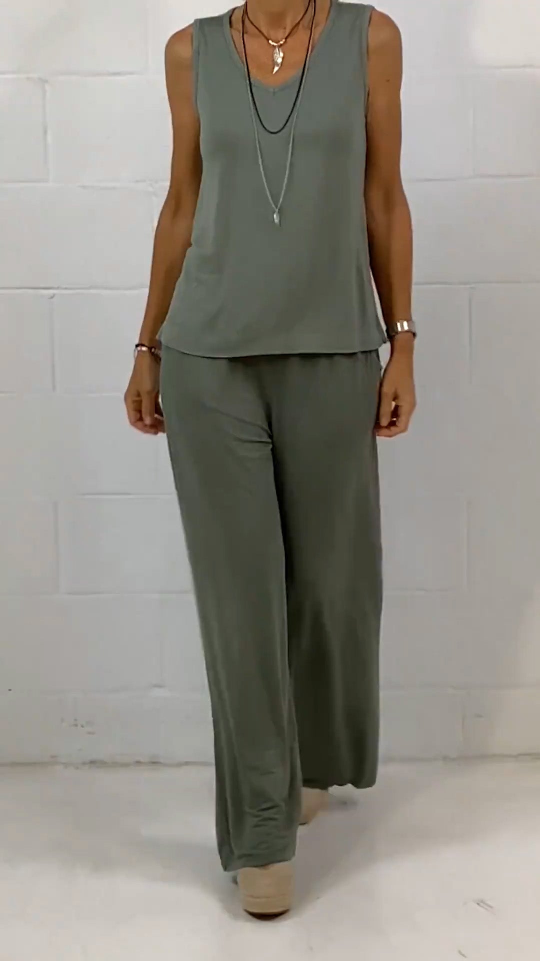 Women's Spring Casual Solid Sleeveless Crewneck Loose Two-piece Set - Seldom Seen Styles