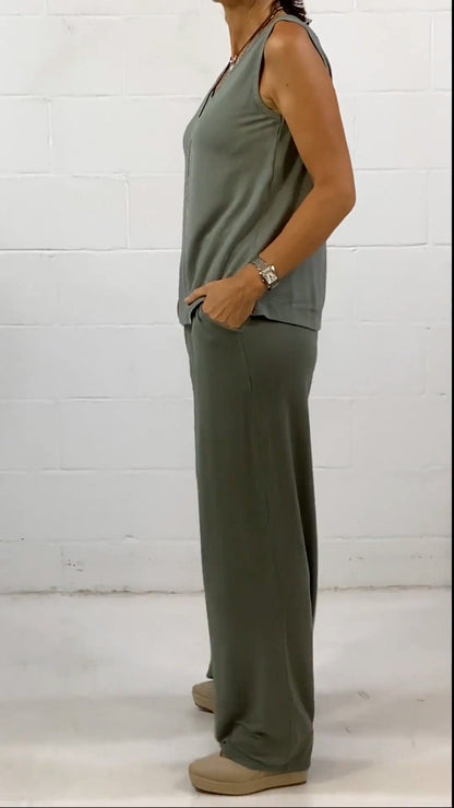 Women's Spring Casual Solid Sleeveless Crewneck Loose Two-piece Set - Seldom Seen Styles