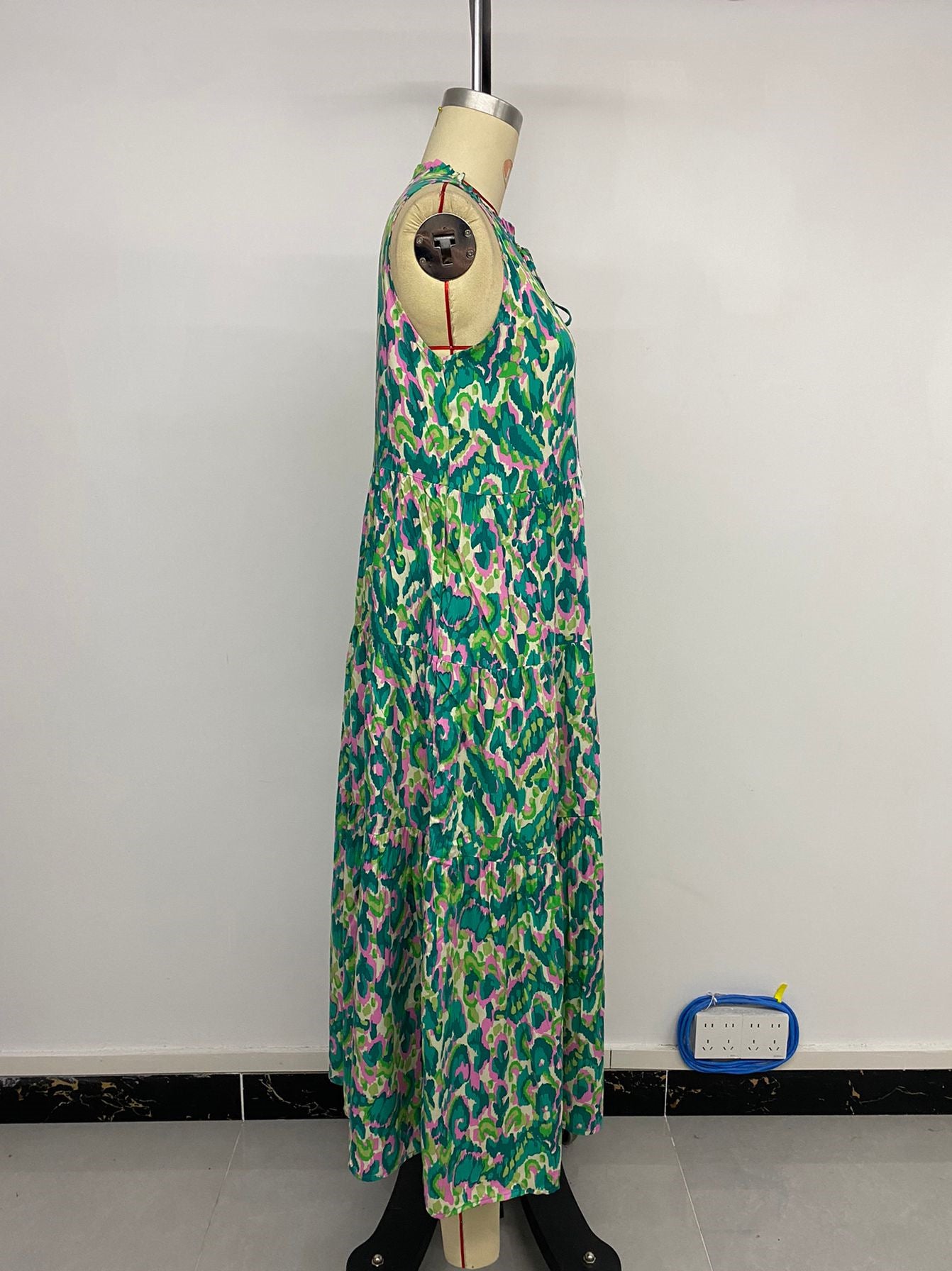 New Style Summer  Vacation Sleeveless v Abstract Print Dress with Tassel Detail