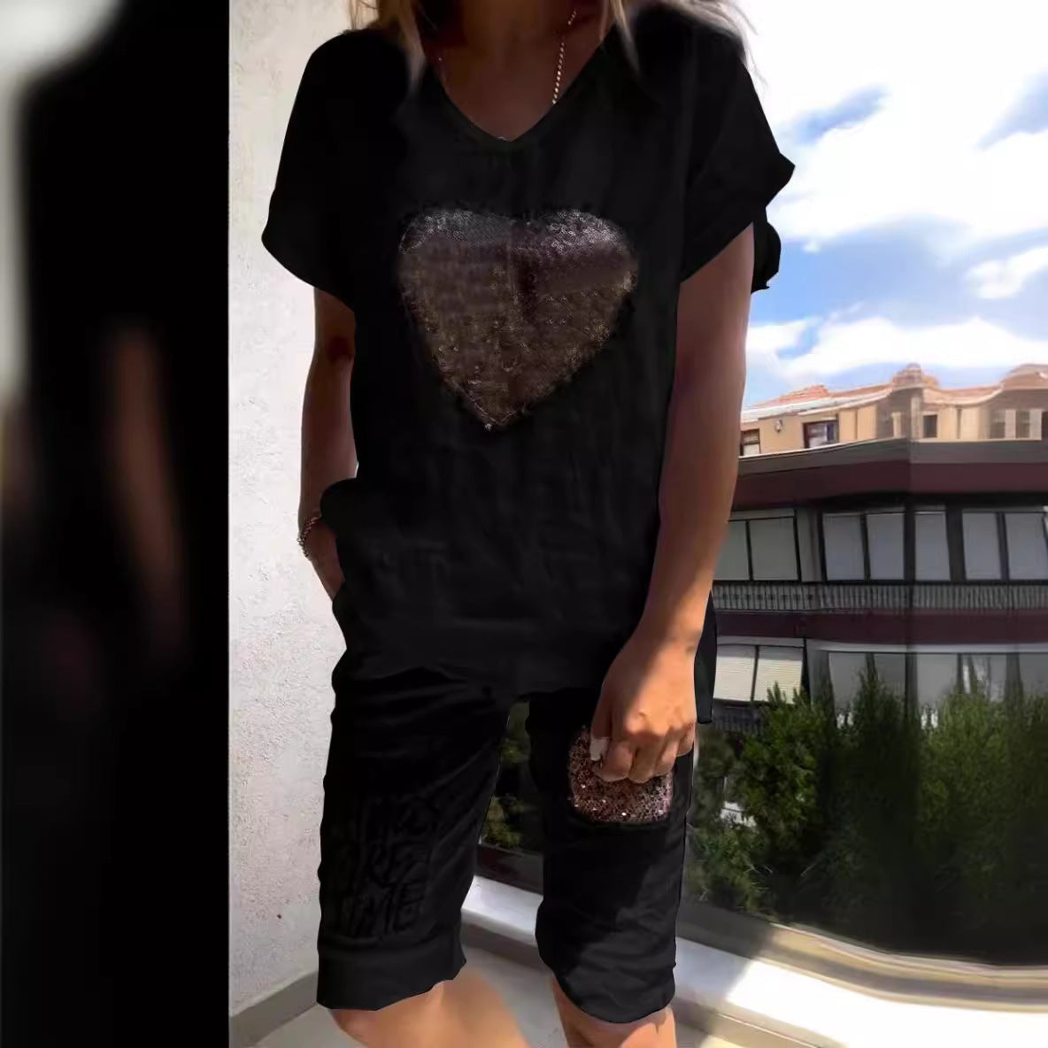 Linen Outfits Women 2 Piece Heart Sequins V-Neck Short Sleeve Top Loose Knee Length Pants 2025 Casual Set - Seldom Seen Styles
