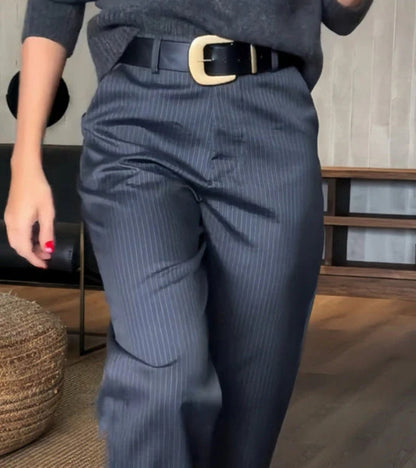 Mathilda | Pantalone Striato, Una Silhouette Snella