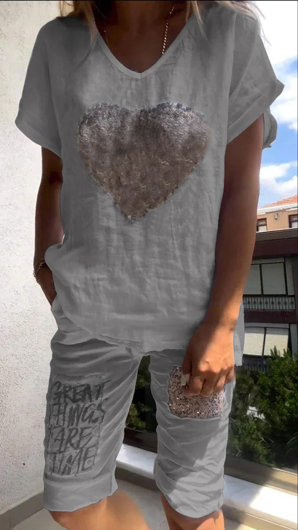 Linen Outfits Women 2 Piece Heart Sequins V-Neck Short Sleeve Top Loose Knee Length Pants 2025 Casual Set - Seldom Seen Styles