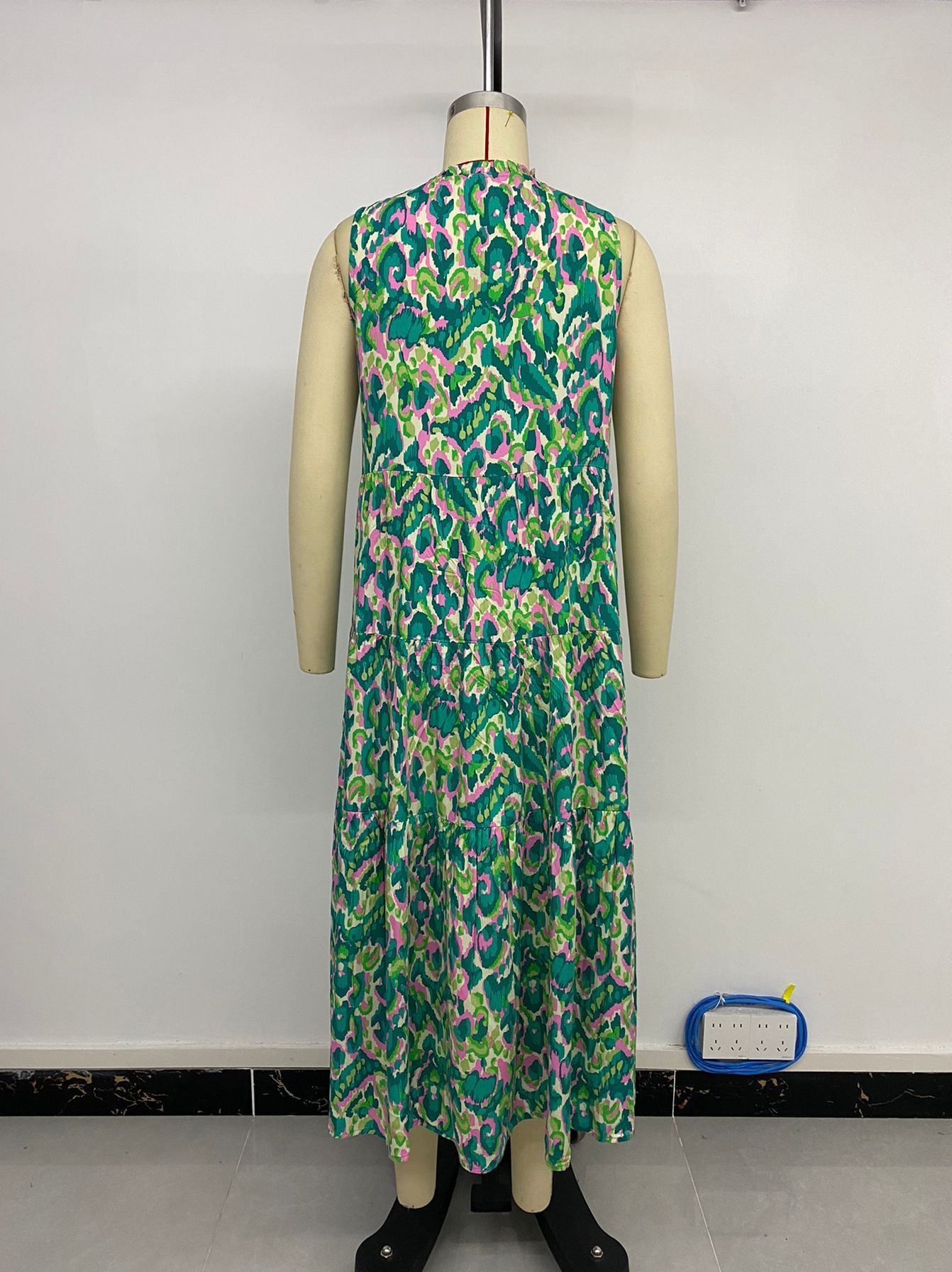 New Style Summer  Vacation Sleeveless v Abstract Print Dress with Tassel Detail