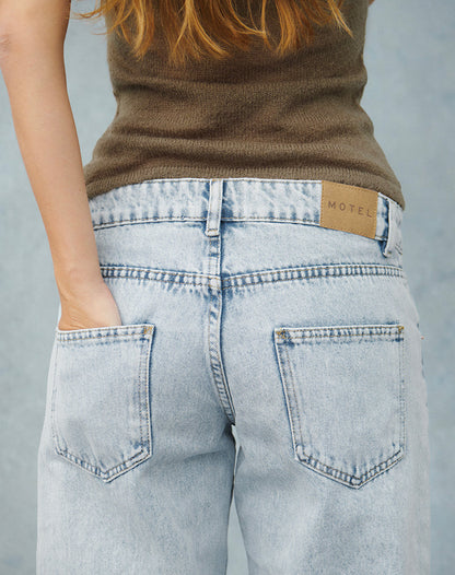 Low Rise Parallel Jeans in 80s Light Blue Wash