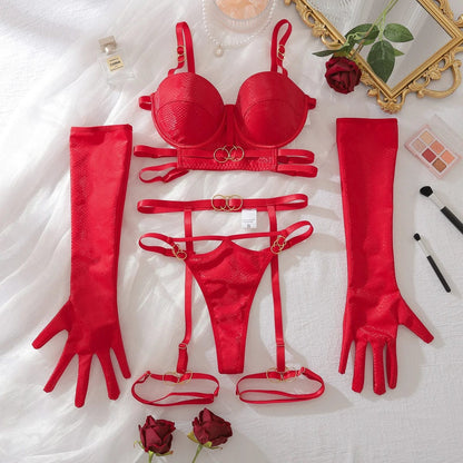 Komplet bielizny z majtkami typu stringi