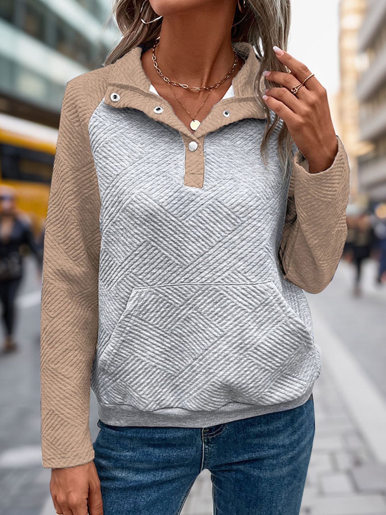 Womens Sweatshirt Casual Textured Long Sleeve Henley Button V Neck Loose Pullover 2025 Trendy Fall Outfits Tops