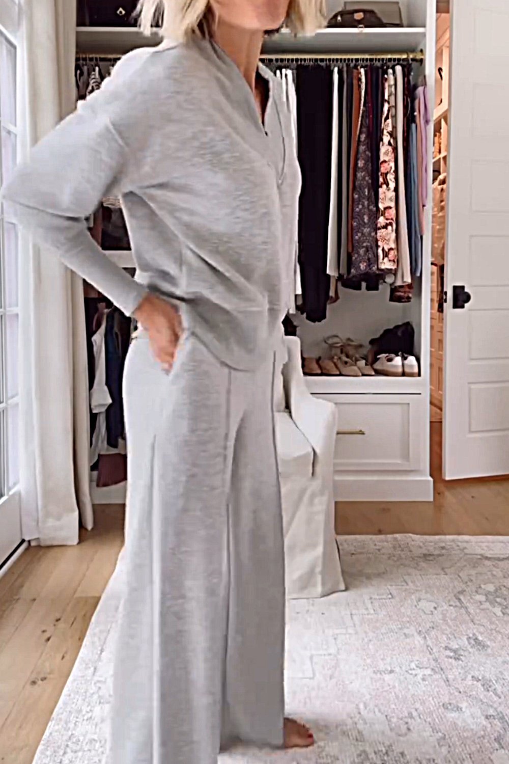 Women's Solid Color V-neck Top & Pants Two-piece Set - Seldom Seen Styles