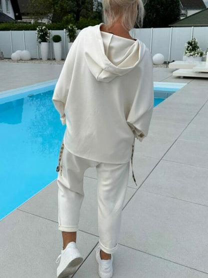 Two-piece women's hoodie set in plain colors