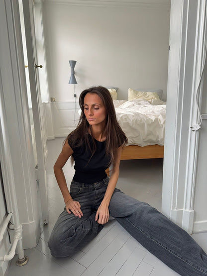 Lilu form fitting top - Black - Seldom Seen Styles