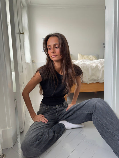 Lilu form fitting top - Black - Seldom Seen Styles